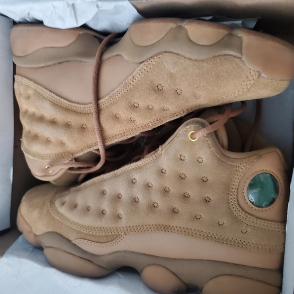 Jordan Tan Lace-Up Sneakers with Rubber Sole - Picture 6 of 6